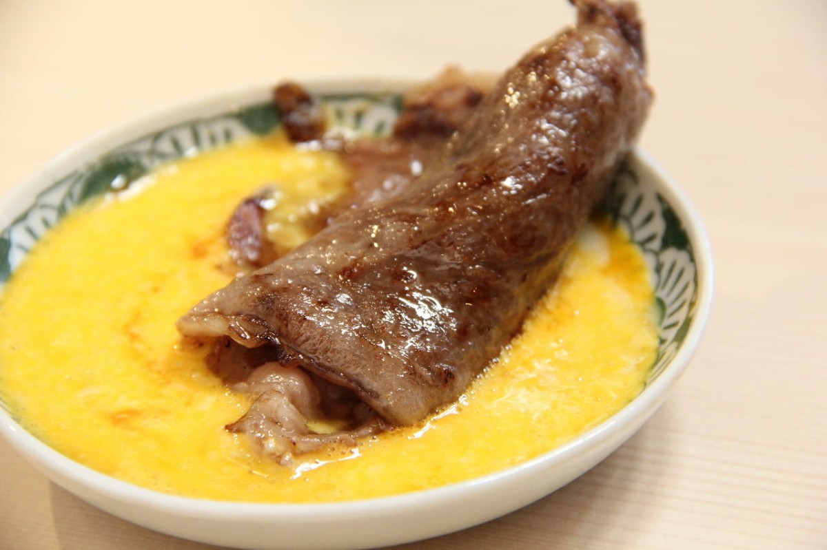 島根県出雲市にある『焼肉噂のかきりょー』で販売している「和牛とろたま焼きすき」