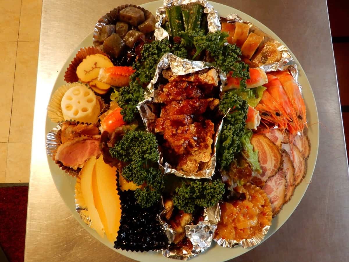 鳥取県境港市にある老舗中華料理店『新来軒』の「中華おせち」