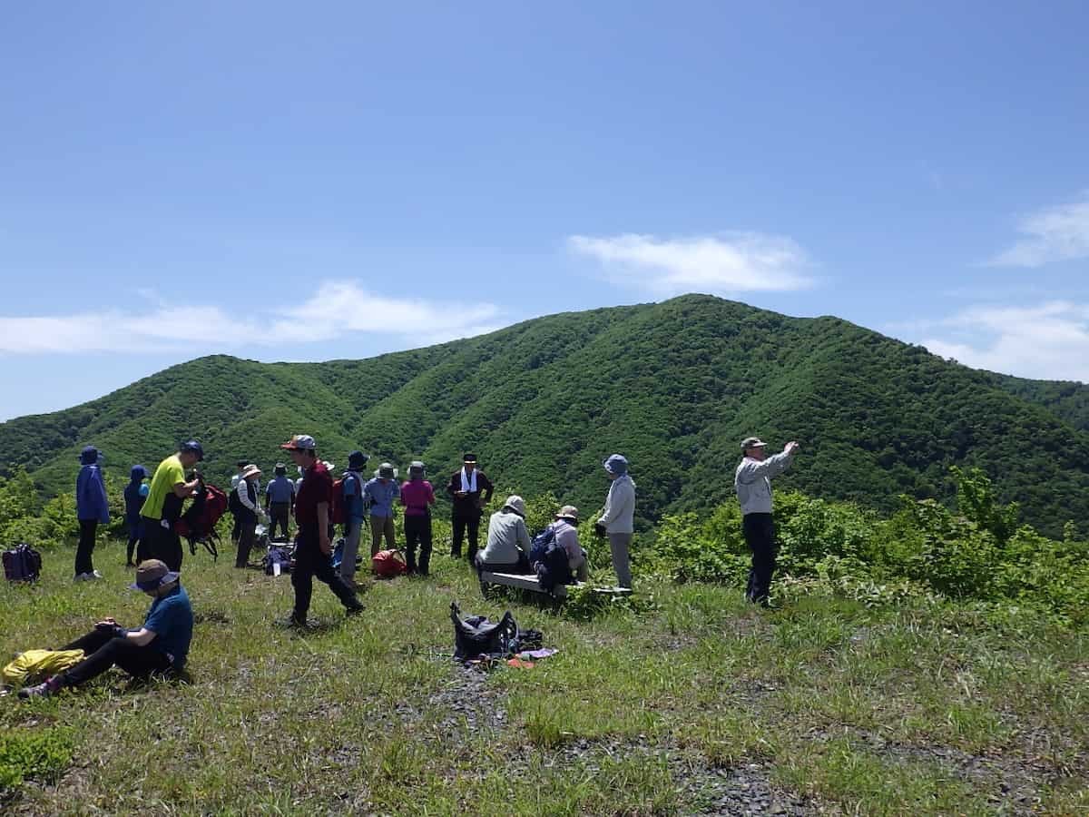 「県民の森ふれあい講座」の登山の様子