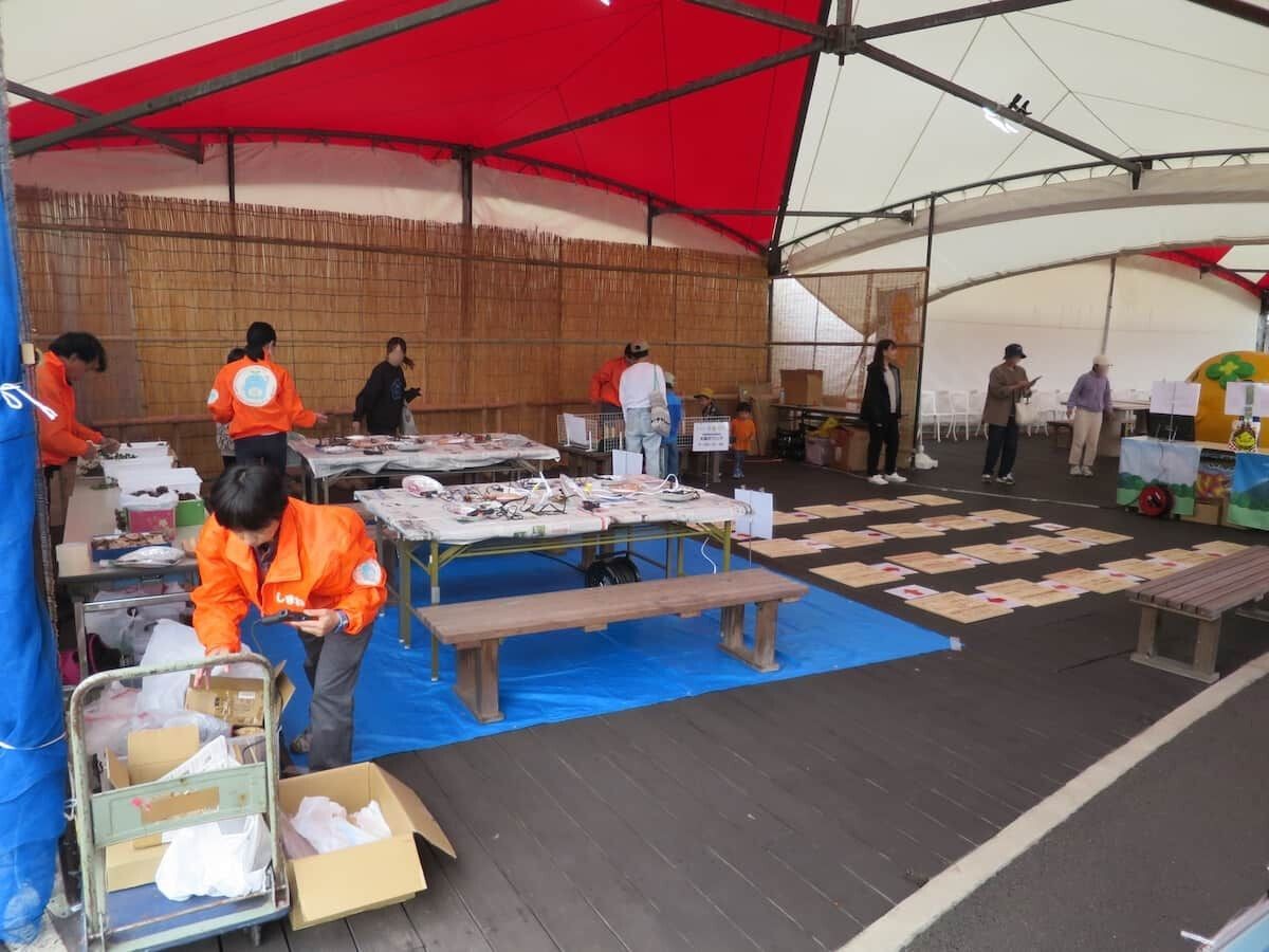 しまね花の郷で開催された「森づくりプチ体験イベント」の様子