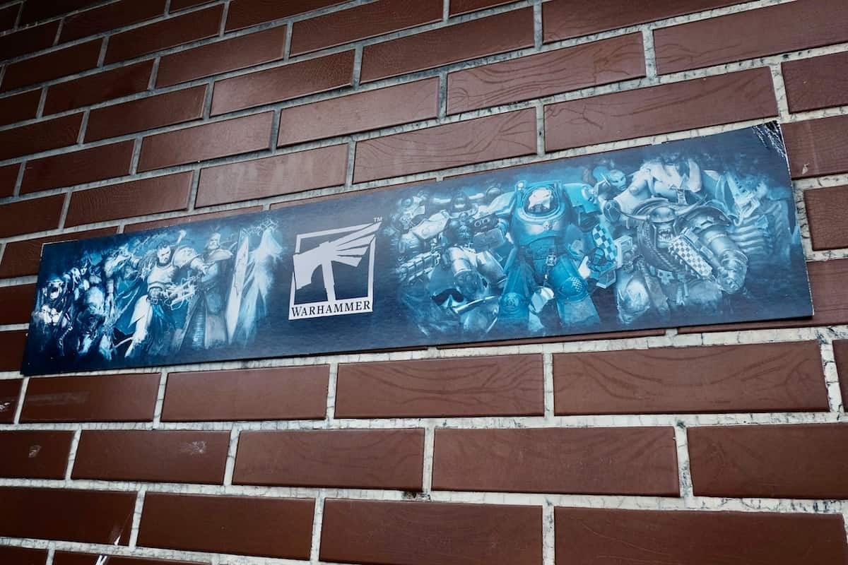 鳥取県米子市にある模型店『ニワカ堂』の外観にある看板