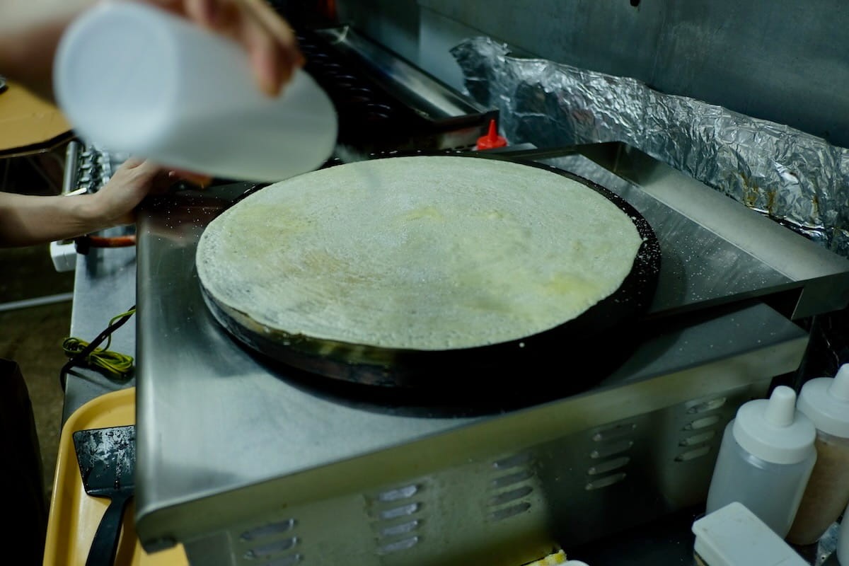 鳥取県米子市にある大判焼きとクレープのお店『あんとバター』の仕事風景