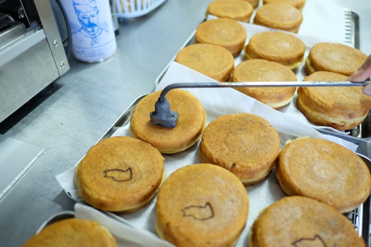 鳥取県米子市にある大判焼きとクレープのお店『あんとバター』の仕事風景
