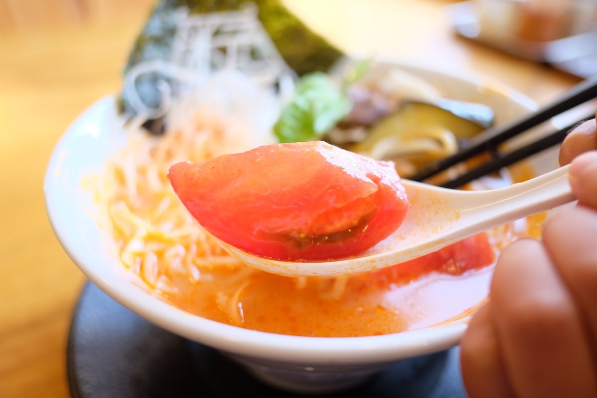 鳥取県米子市にあるラーメン店『肉ごっつぉらーめん』の「米子城らーめん」