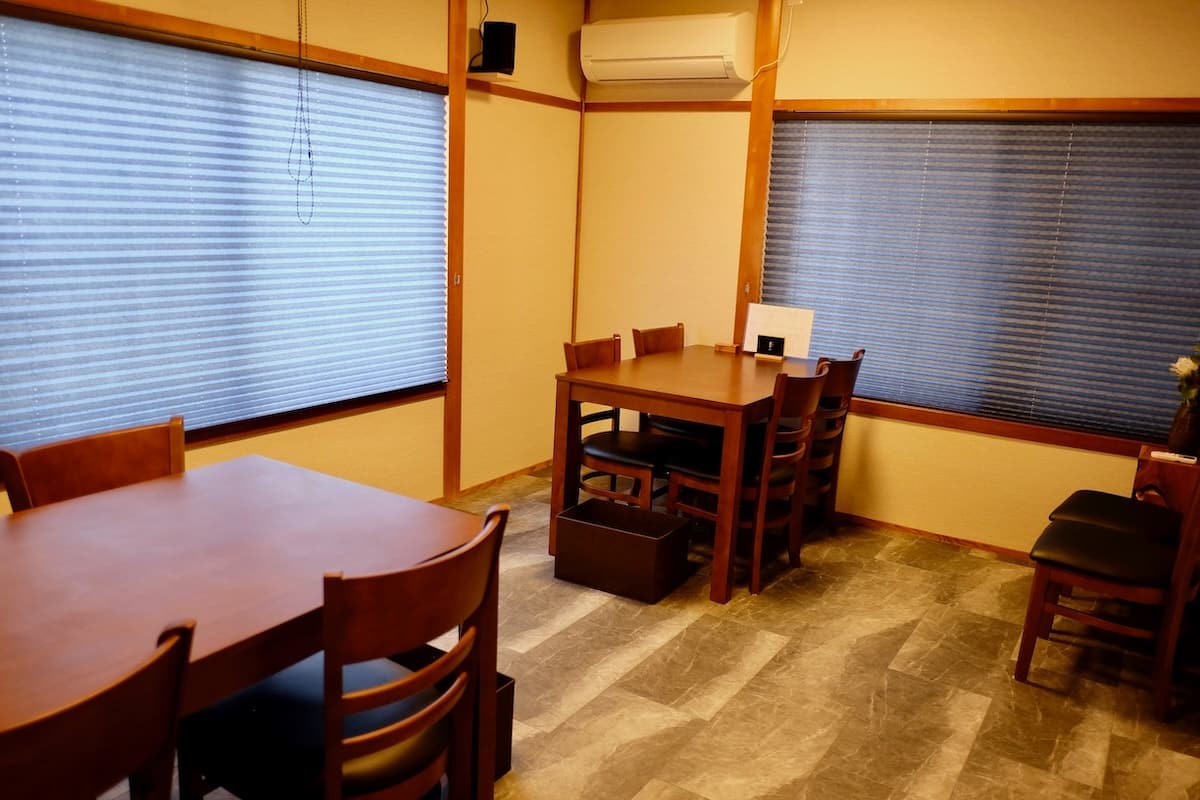 鳥取県境港市にある創作和食居酒屋『りょうり屋 出ざわ』の内観