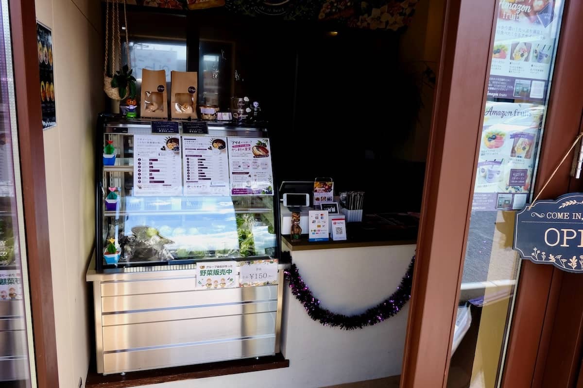 鳥取県米子市にあるアサイーボウル専門店『Amazon fruits』の内観