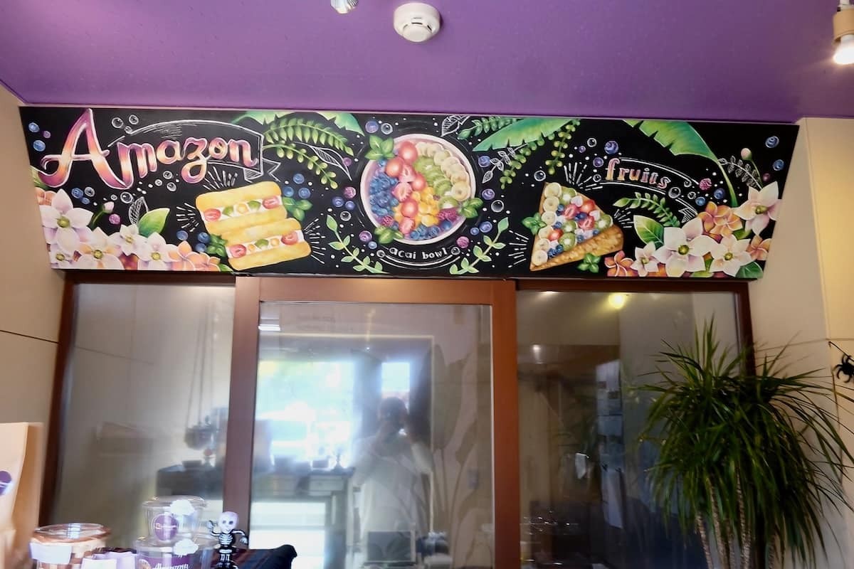 鳥取県米子市にあるアサイーボウル専門店『Amazon fruits』の内観