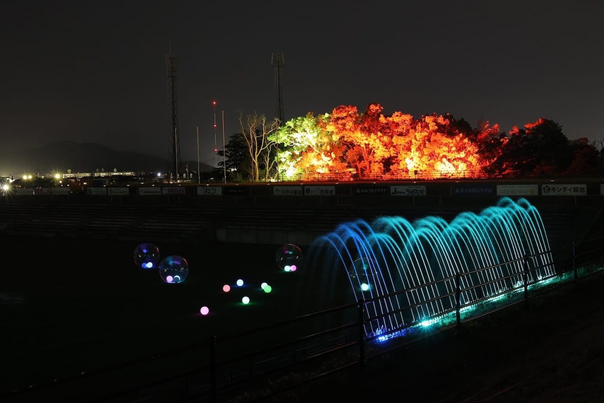 鳥取県のプロサッカークラブ「ガイナーレ鳥取」のイベント「夜宴スタジアム」のイルミネーション