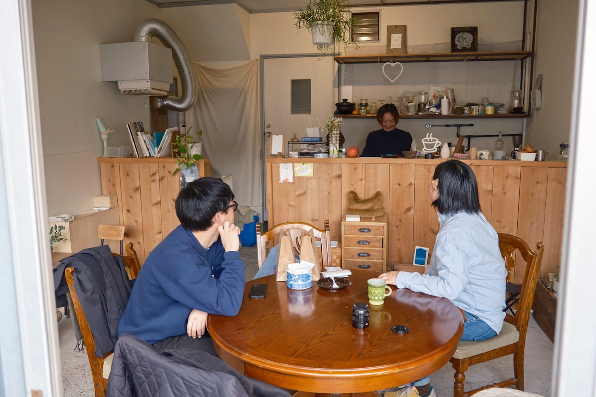 松江市にオープンした『升尾珈琲』の店内