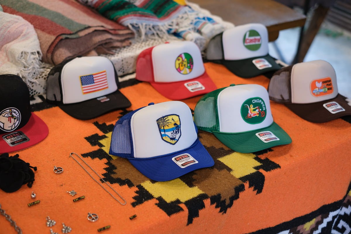 島根県隠岐の島町にある古着屋『エルブスクロージングストア』の店内