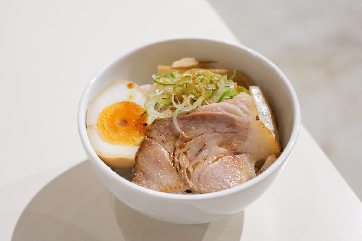 島根県出雲市のラーメン店『RAMEN SUN!』のサイドメニュー「SUN丼」