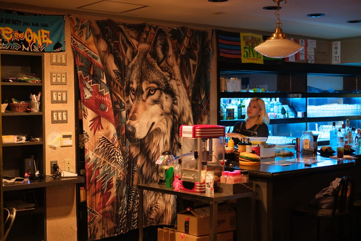 島根県松江市のタコスバー『TACOS BAR RED WOLFZ』の内観