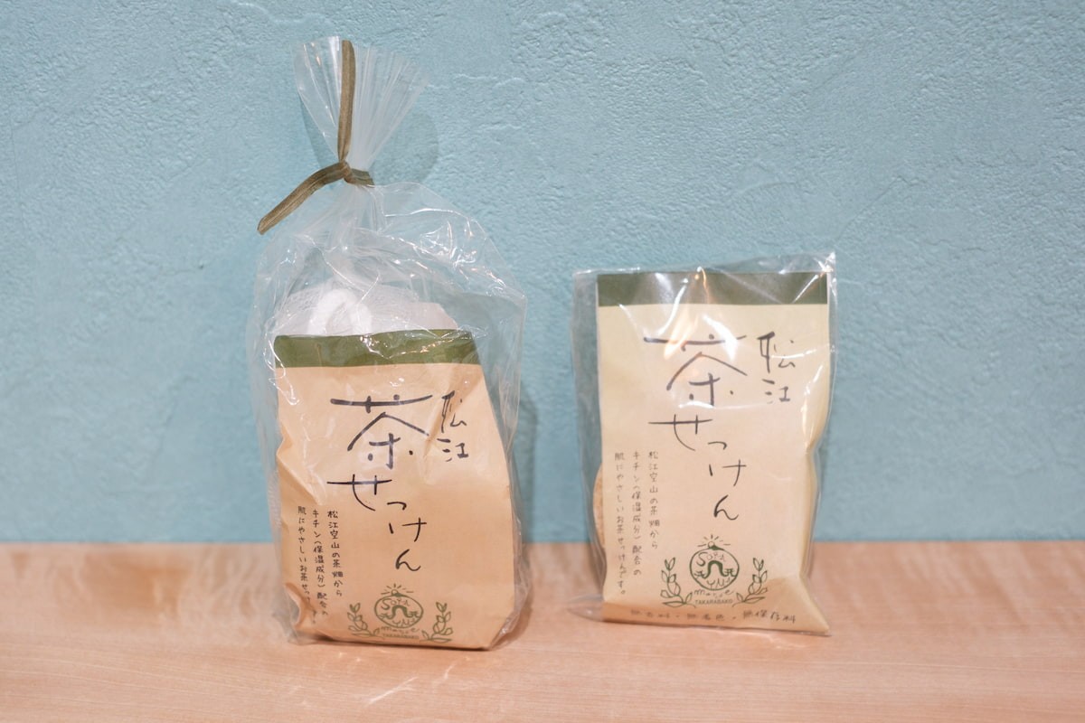 島根県松江市のお茶屋『宝箱』に並ぶお茶石鹸