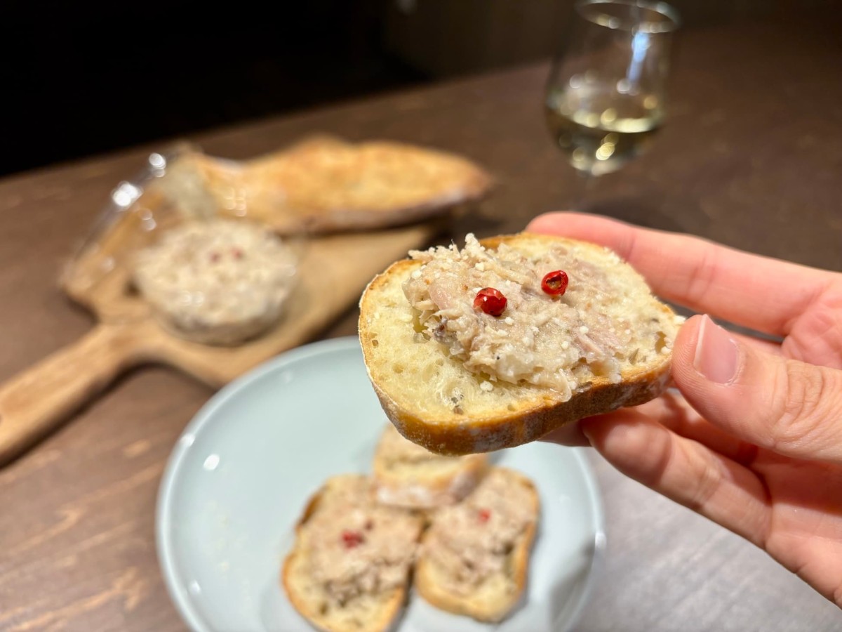 鳥取県米子市にある総菜店『NEJI』の「ポークリエット」のアップ。