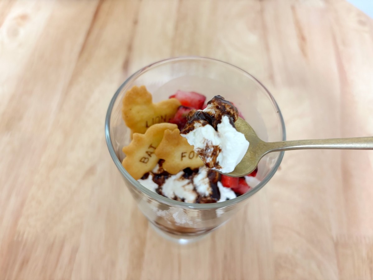簡単スイーツ作りの実食の様子