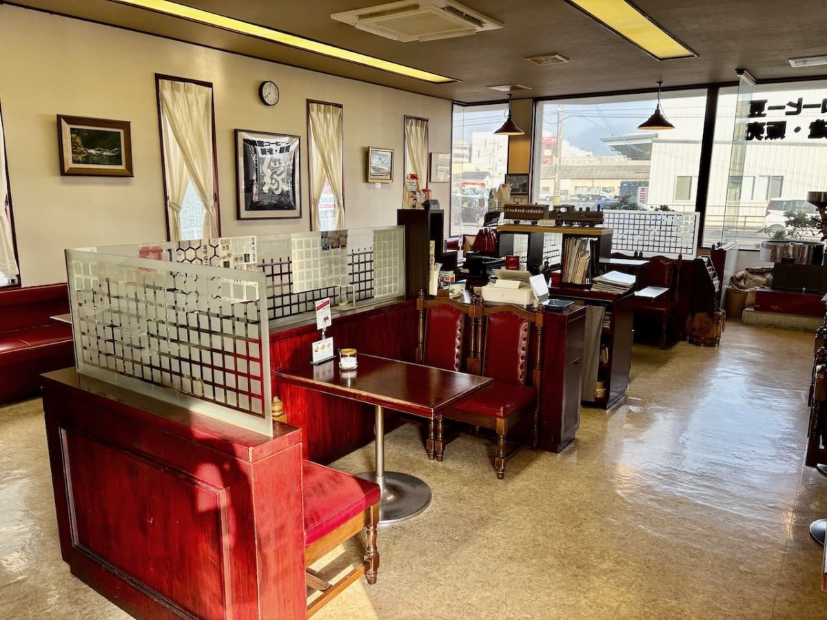 島根県出雲市の『ふじひろ珈琲』の内観。