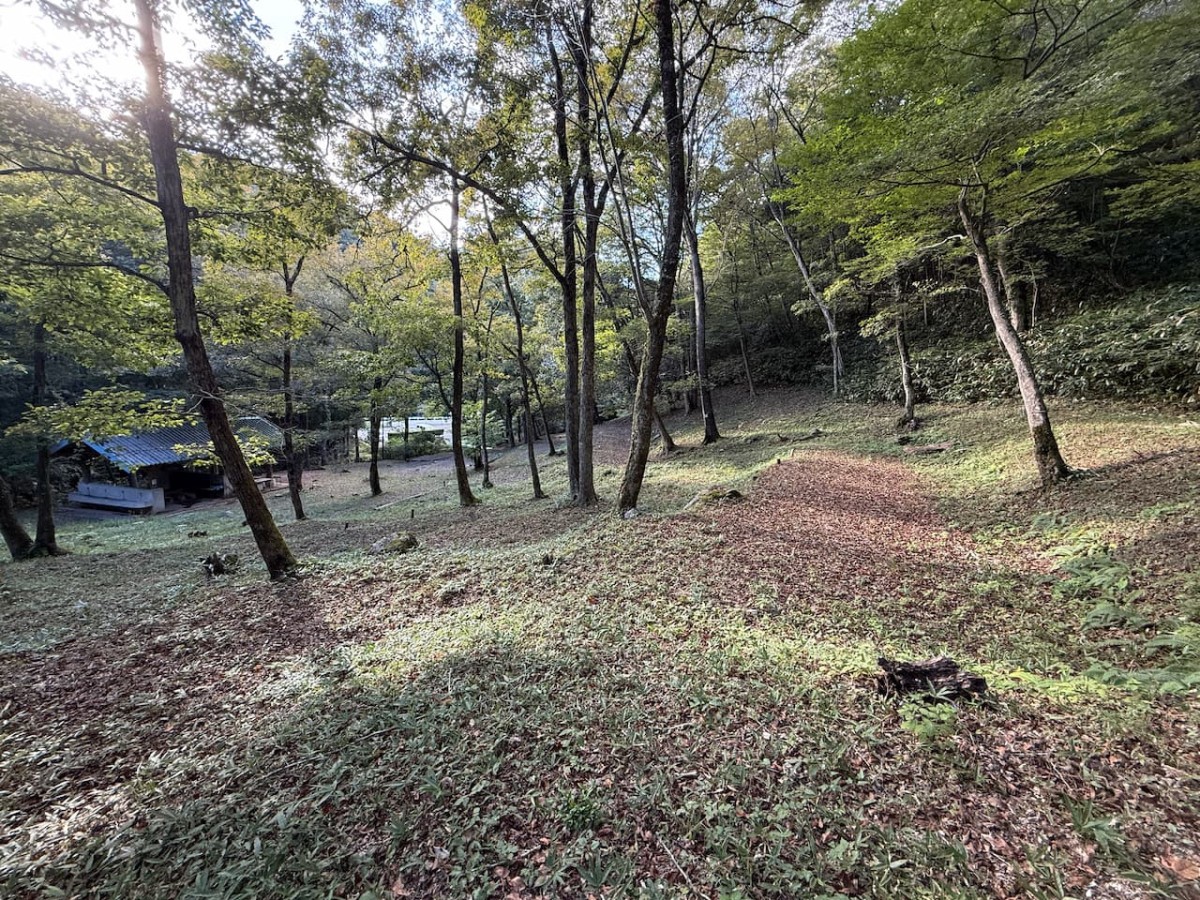邑南町にある『深篠川キャンプ場」サイト