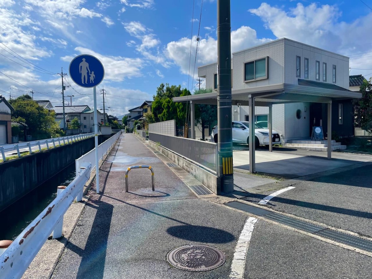 倉吉市海田西町にあるカフェ「T-ROOM CAFE+BAR」への行き方