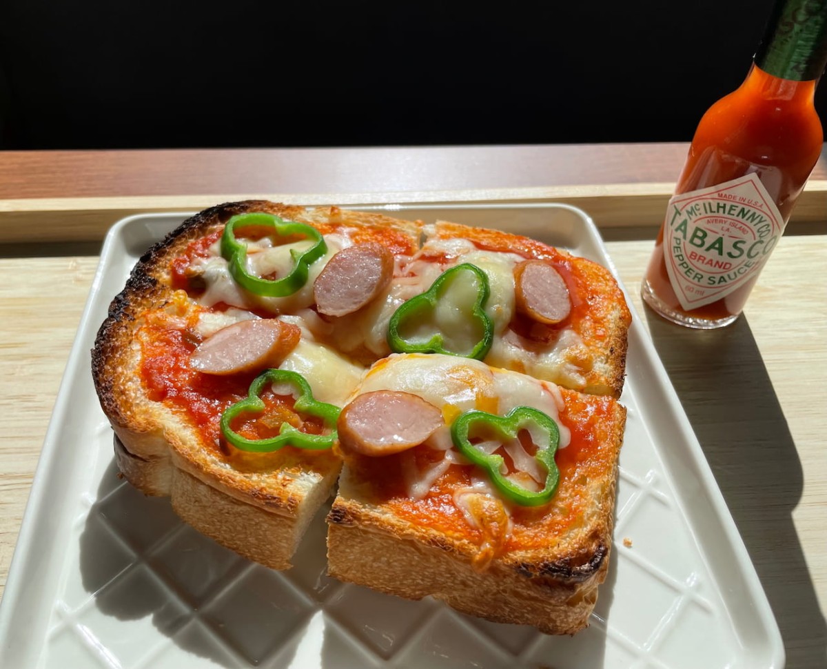 鳥取県倉吉市海田西町にあるカフェ「T-ROOM CAFE + BAR」のピザトースト