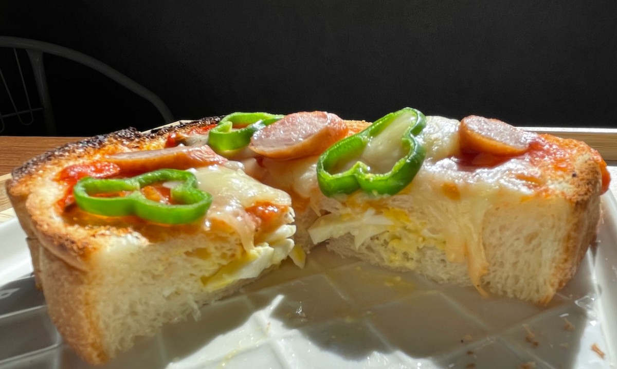 鳥取県倉吉市海田西町にあるカフェ「T-ROOM CAFE + BAR」のピザトースト