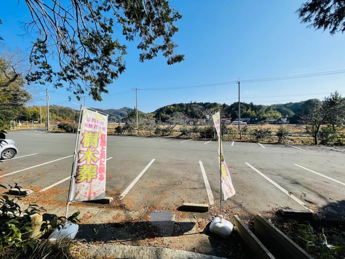 島根県安来市にある雲樹寺の駐車場