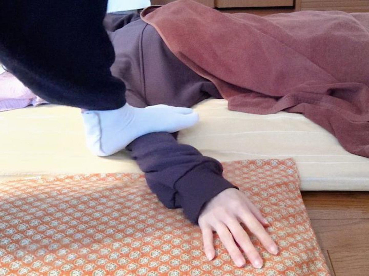 鳥取県米子市にある腸もみサロン日和の足踏みの施術