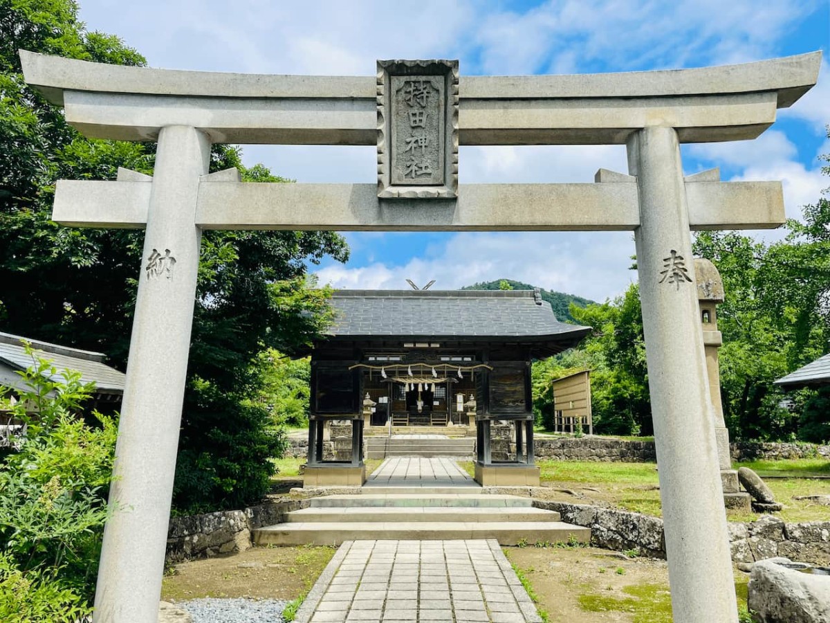 島根県松江市にある持田神社の鳥居