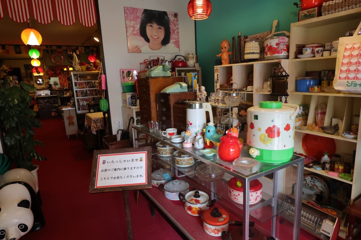 鳥取県倉吉市にある『喫茶モダン』の内観